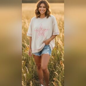 Easel Cream Tee with Pink Star Design Size S